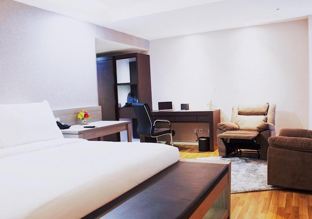 Hotel Suni Sentani - Managed By East Season Jayapura Zewnętrze zdjęcie