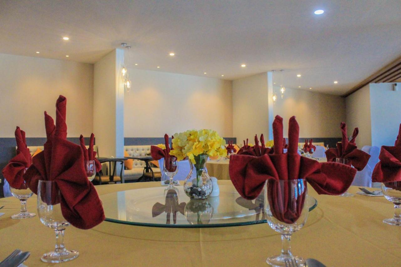 Hotel Suni Sentani - Managed By East Season Jayapura Zewnętrze zdjęcie